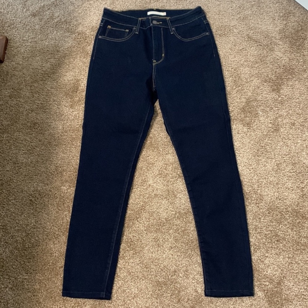Levi’s 721 high rise skinny size 28 jeans
